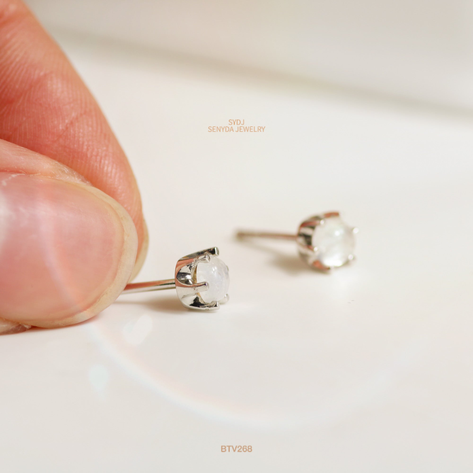 The 6-Prong Moonstone Earring