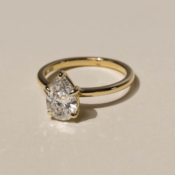 The Difference Between Engagement Rings And Wedding Rings