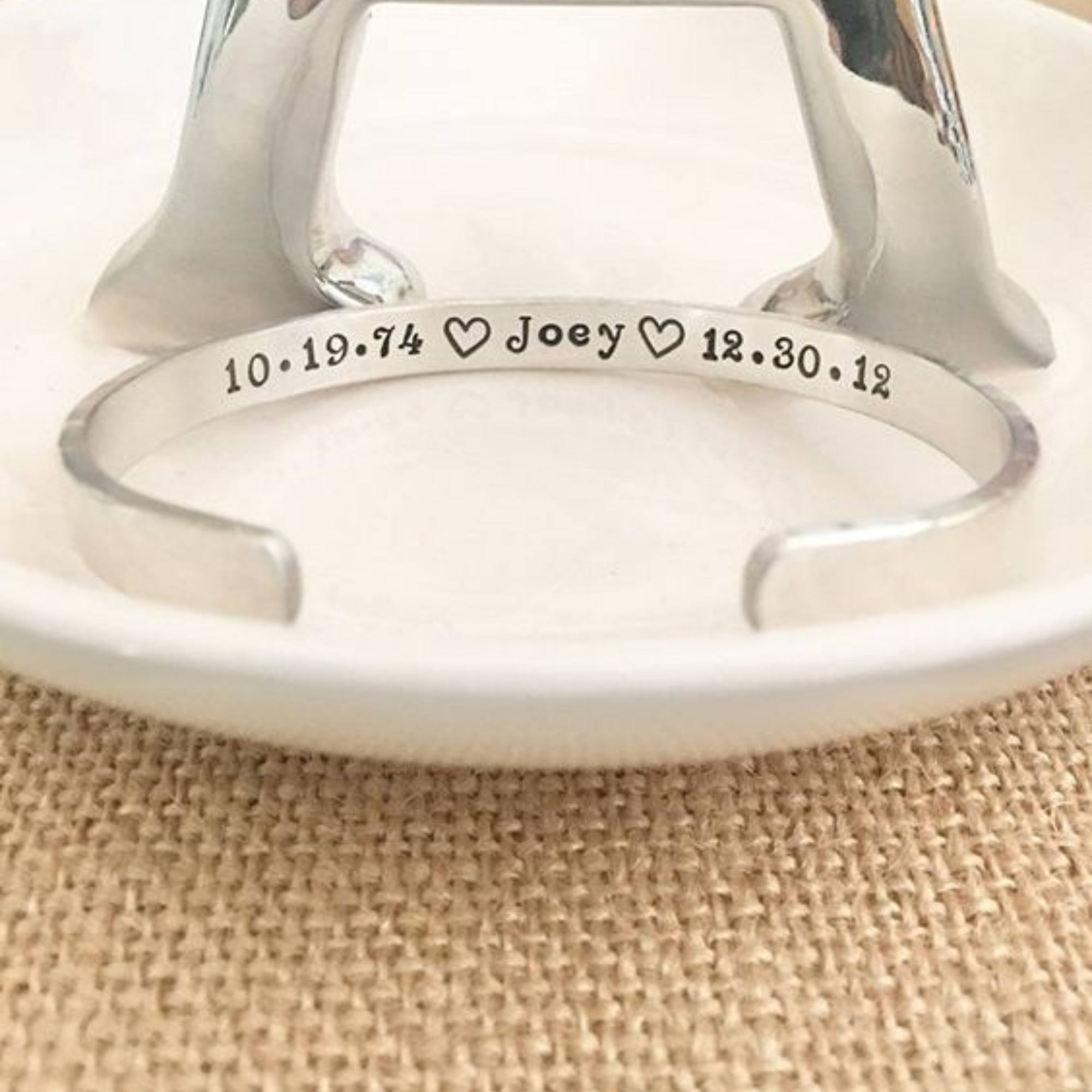 Engraving characters on the bracelet also conveys a special message and meaning.