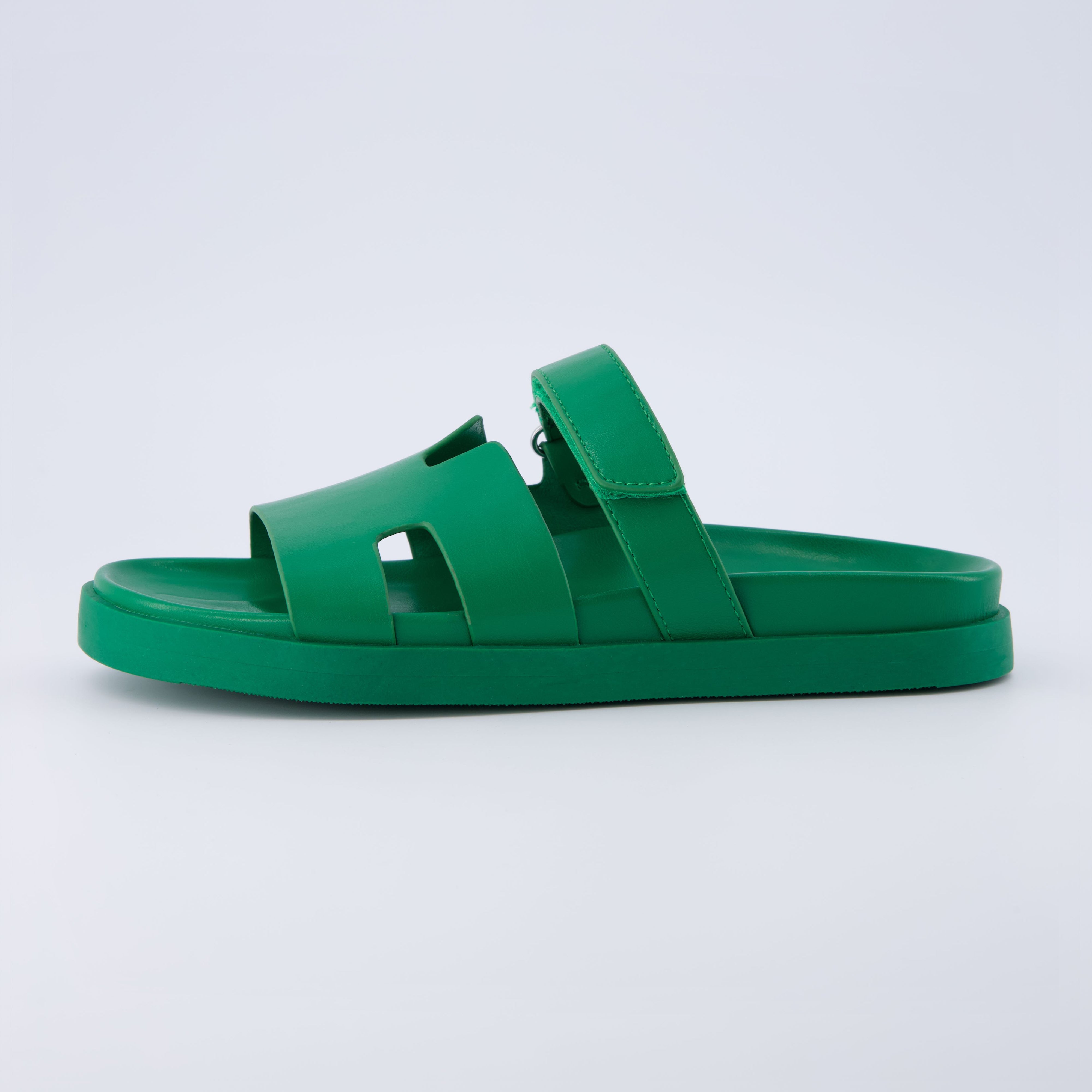 Lotto Sandal Selipar, Men's Fashion, Footwear, Flipflops and Slides on  Carousell