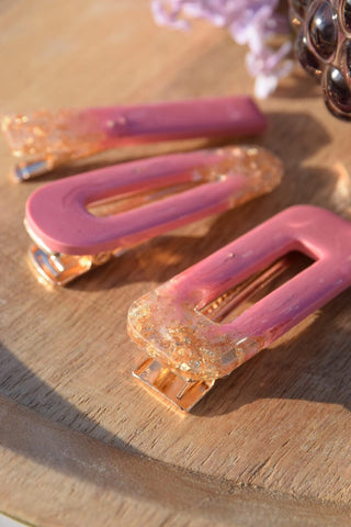 Resin Hairclips made with Pink Alcohol Ink by @olivia_manufaktur