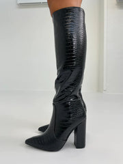 Lange-sorte-støvler-med-hæl-kvinder