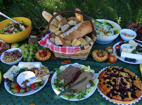 Déjeuner et dîner français : 14 aliments populaires pour le petit-déjeuner français