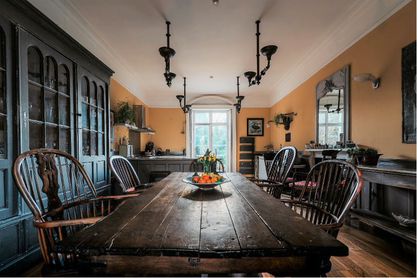 The French House - Dining table