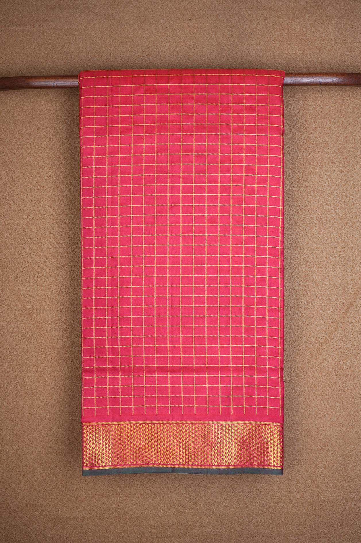  Zari Checked Design Chilli Red Nine Yards Silk Saree 