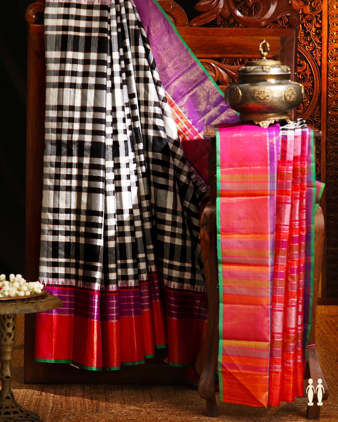  Copper Zari Checked White And Black Kanchipuram Silk Saree 