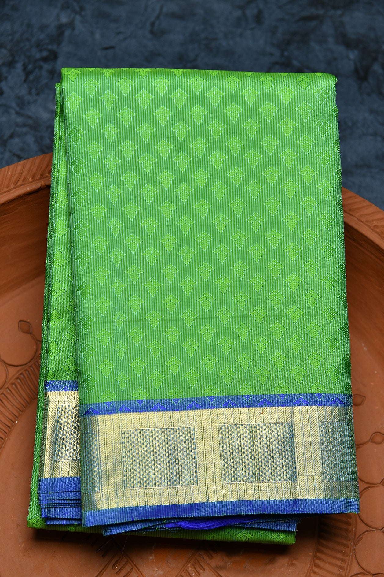  Jacquard Floral Design Parrot Green Kanchipuram Silk Saree 