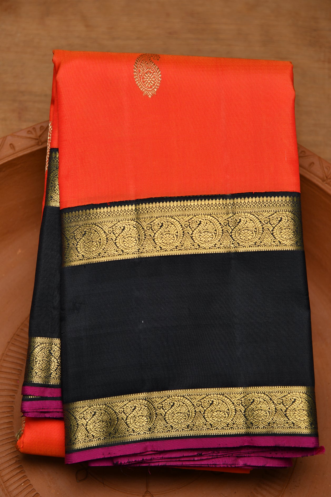  Paisley Red Contrast Border Ruby Red Kanchipuram Silk Saree 