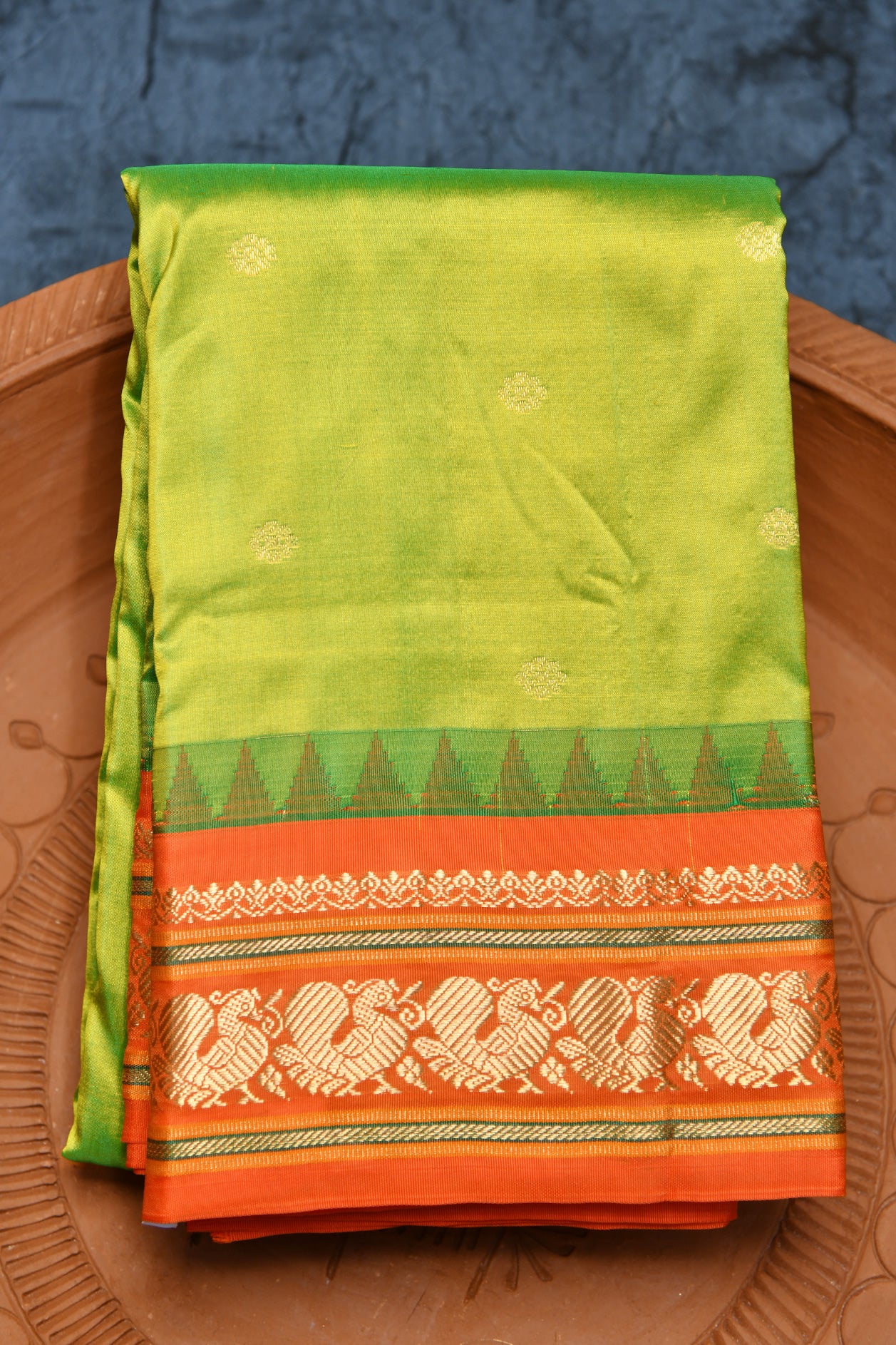  Annam Butta Contrast Border Leaf Green Kanchipuram Silk Saree 