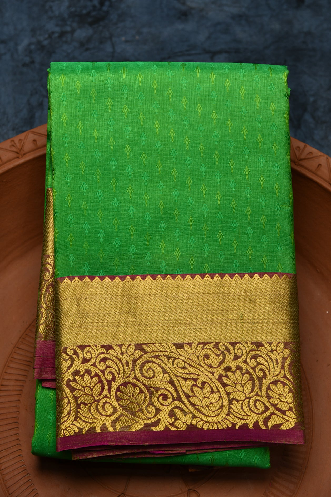  Contrast Border Leaf Green Kanchipuram Silk Saree 