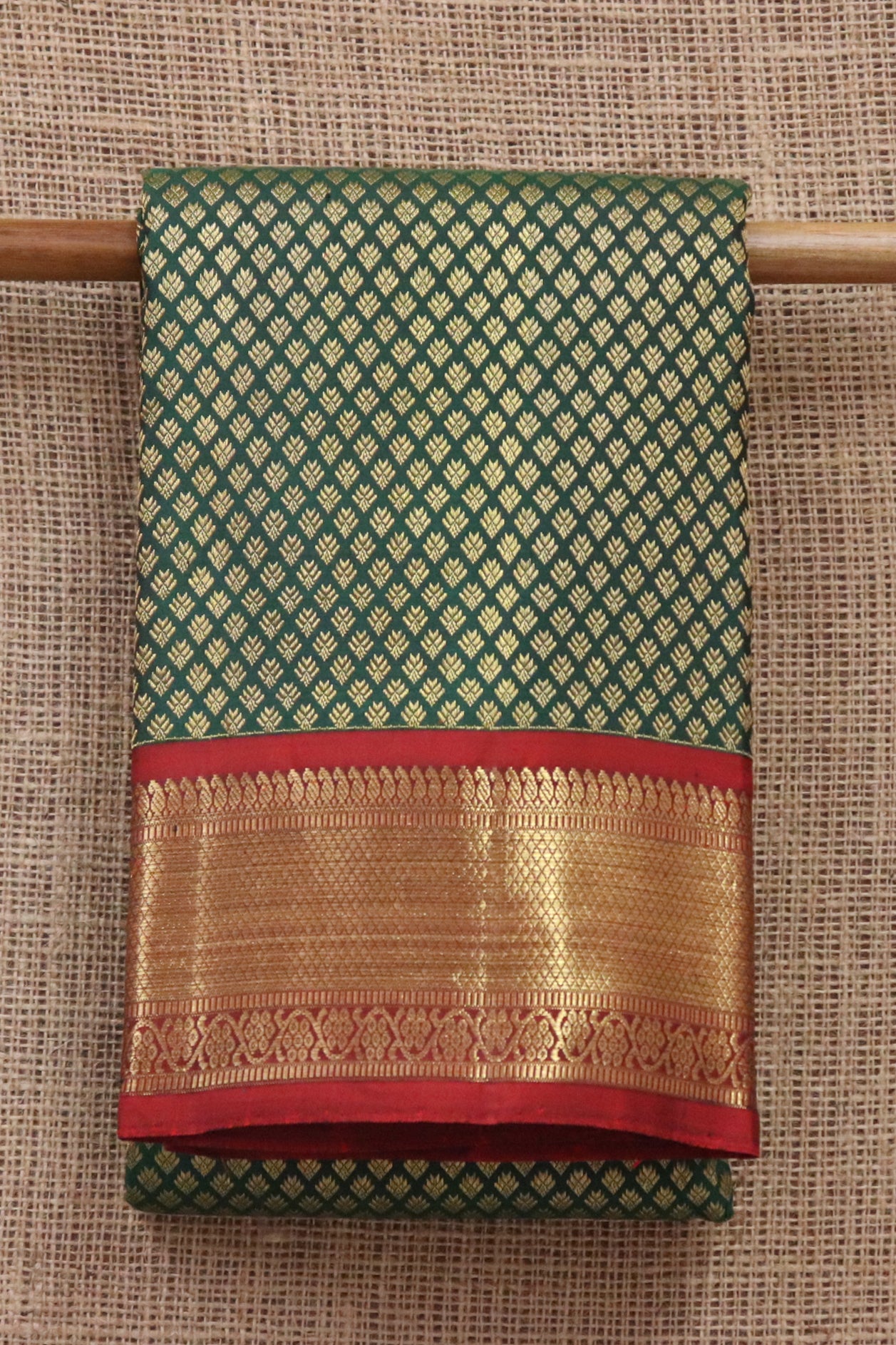  Paisley Floral Border Design Leaf Green Kanchipuram Silk Saree 