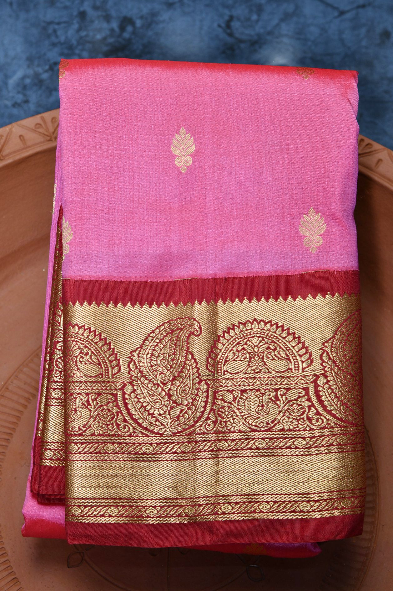  Contrast Paisley Border With Buttis Onion Pink Kanchipuram Silk Saree 