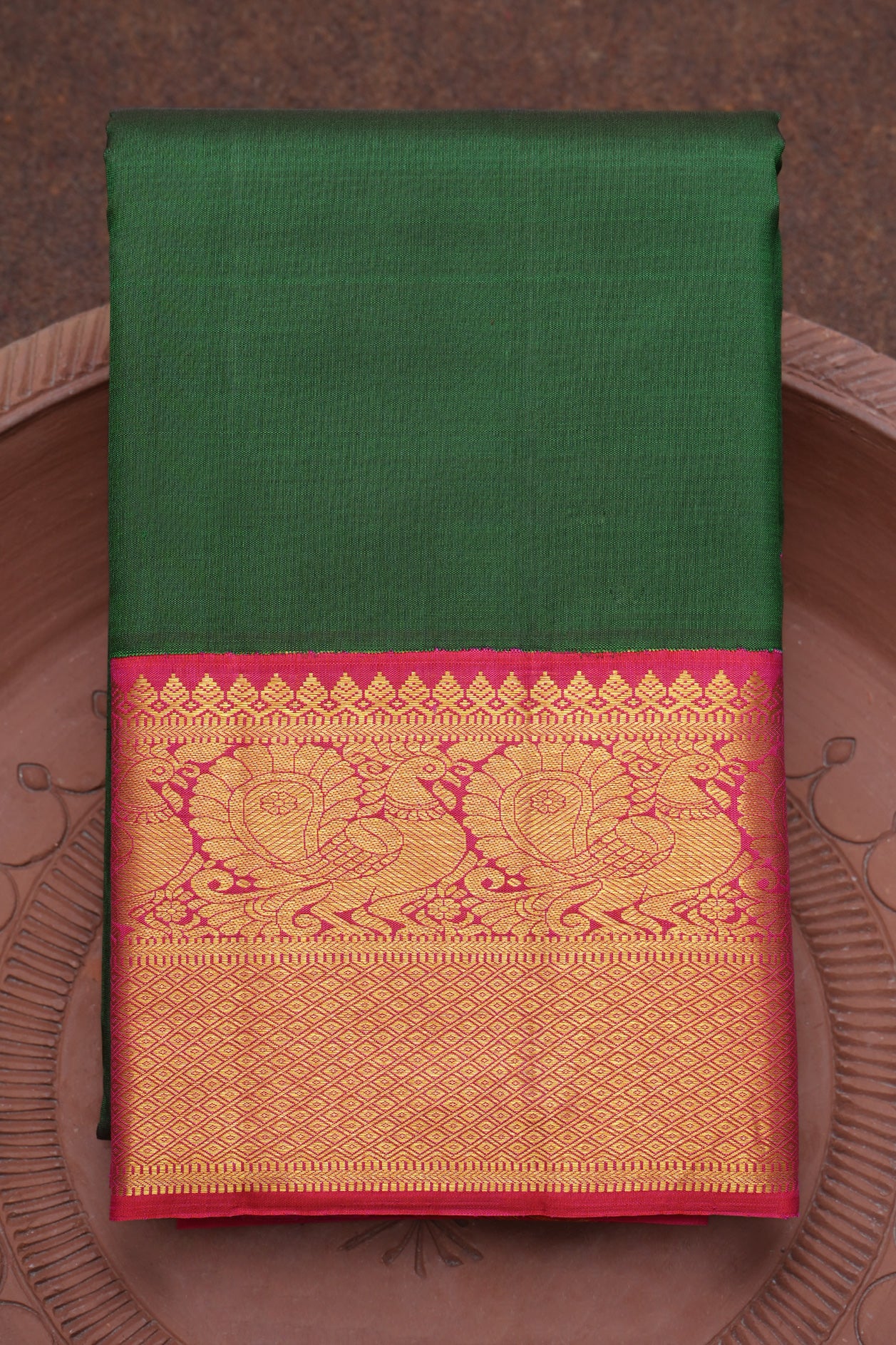  Peacock And Diamond Zari Border Plain Bottle Green Kanchipuram Silk Saree 