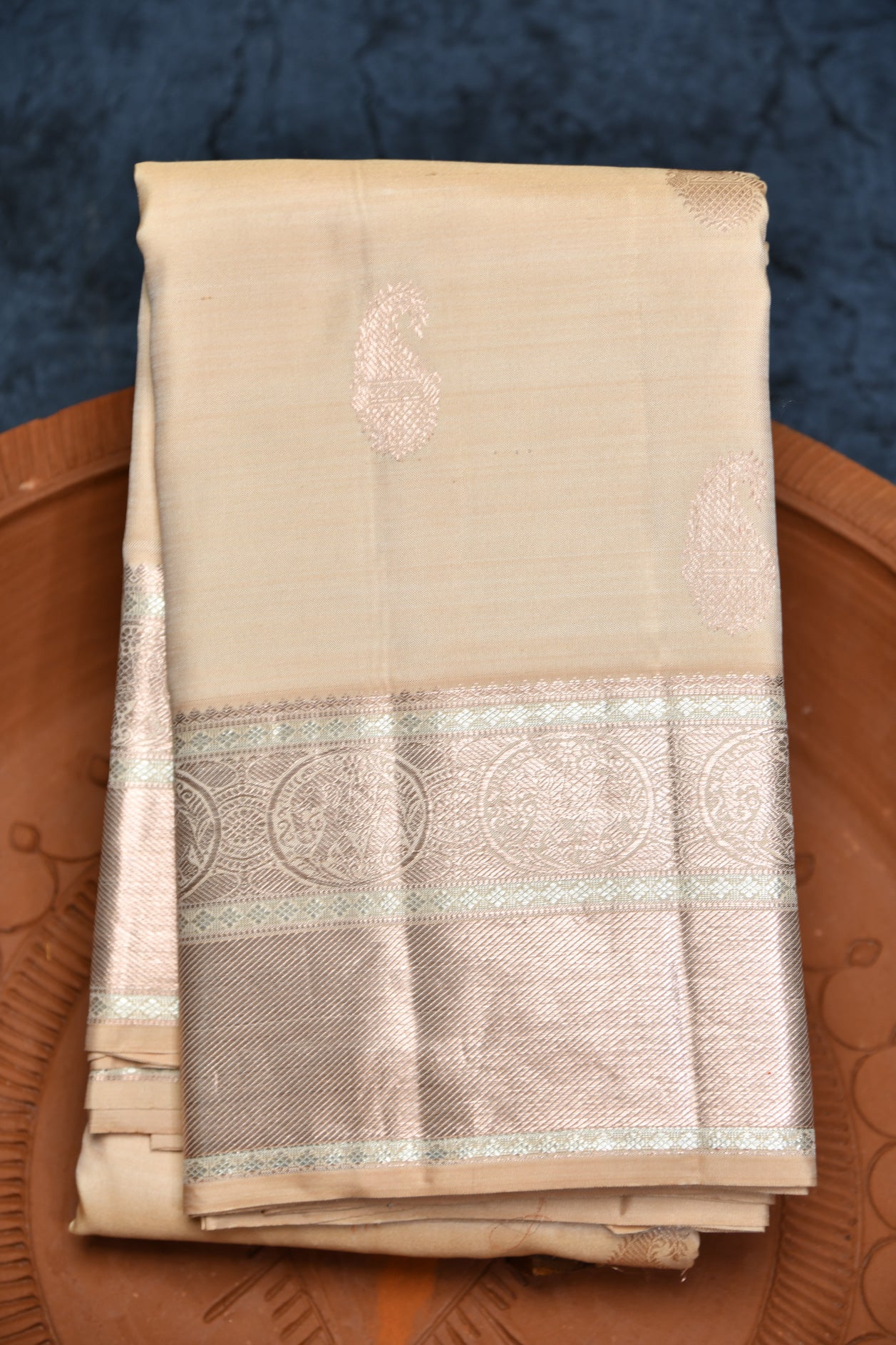  Copper Zari Paisley Butta Light Beige Kanchipuram Silk Saree 