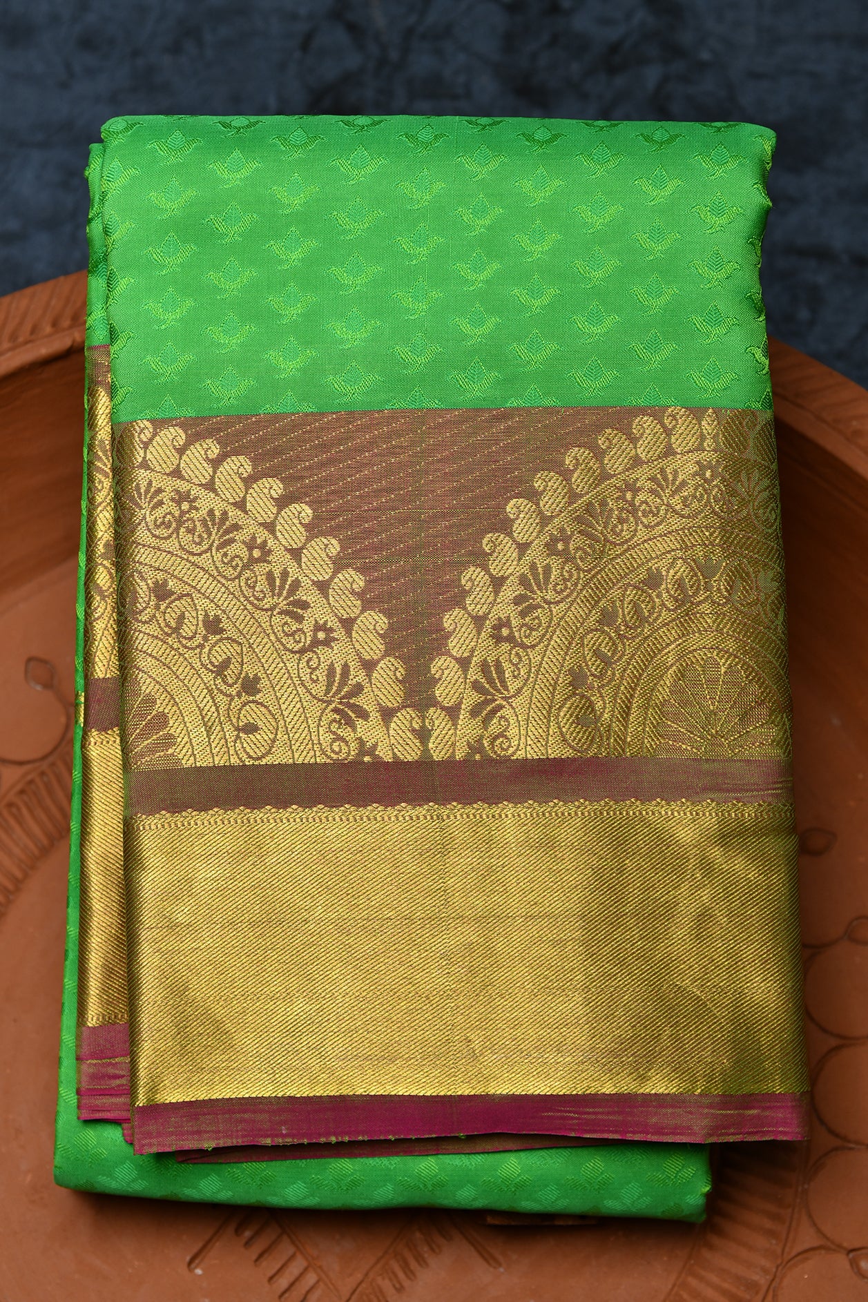  Half Circle Border Design With Self Floral Buttis Parrot Green Kanchipuram Silk Saree 