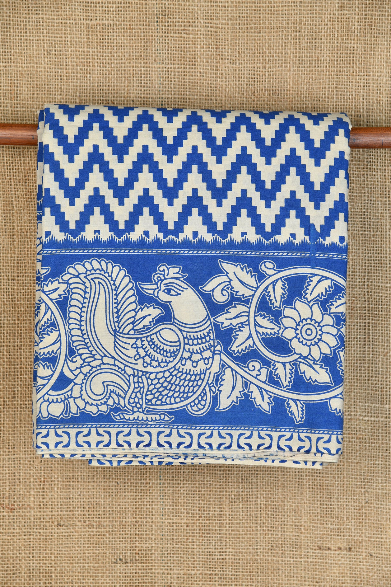  Annam Design Border With Chevron Printed White And Blue Kalamkari Cotton Saree 