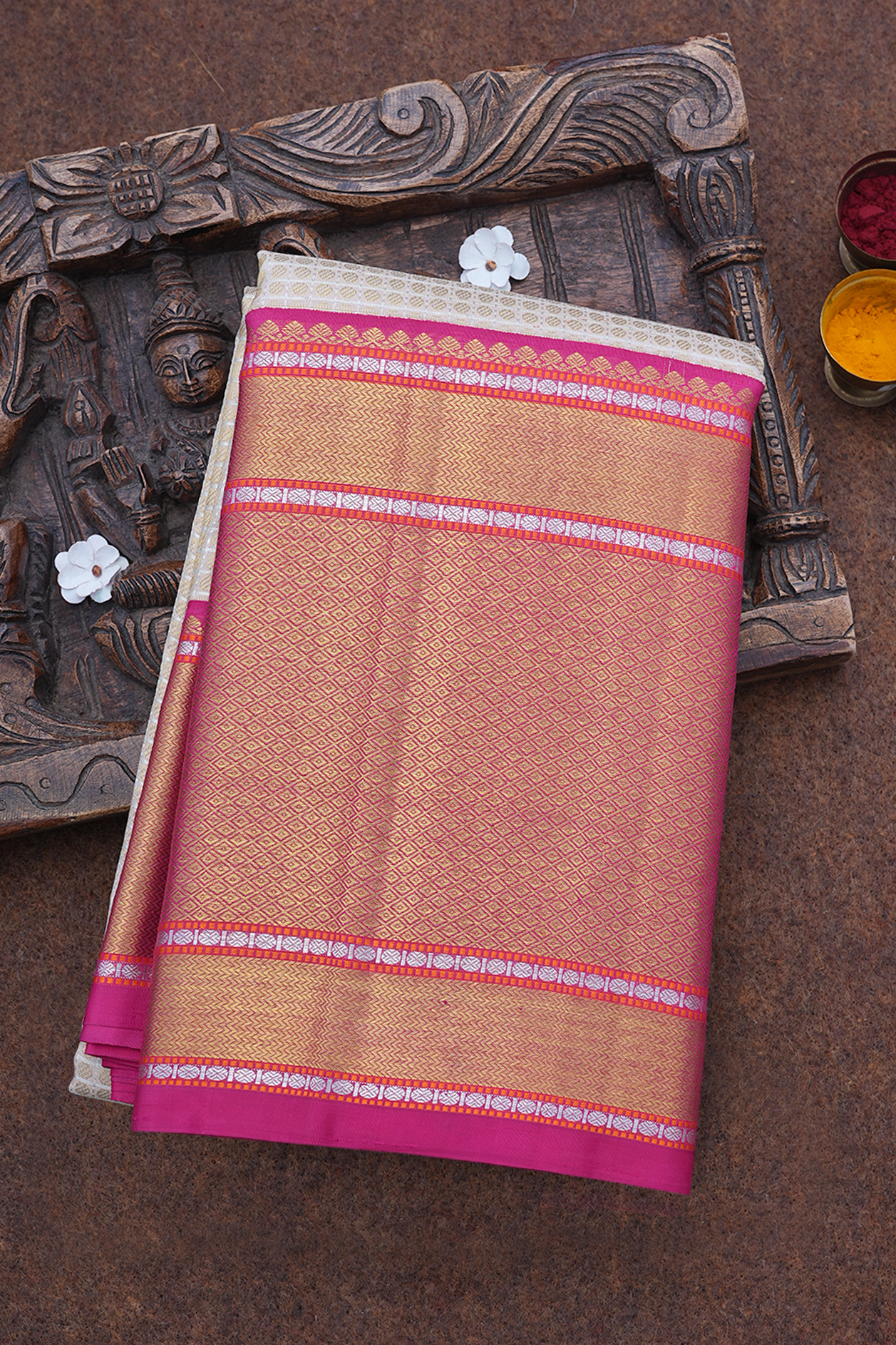  Checks With Buttas Ivory Kanchipuram Silk Saree 