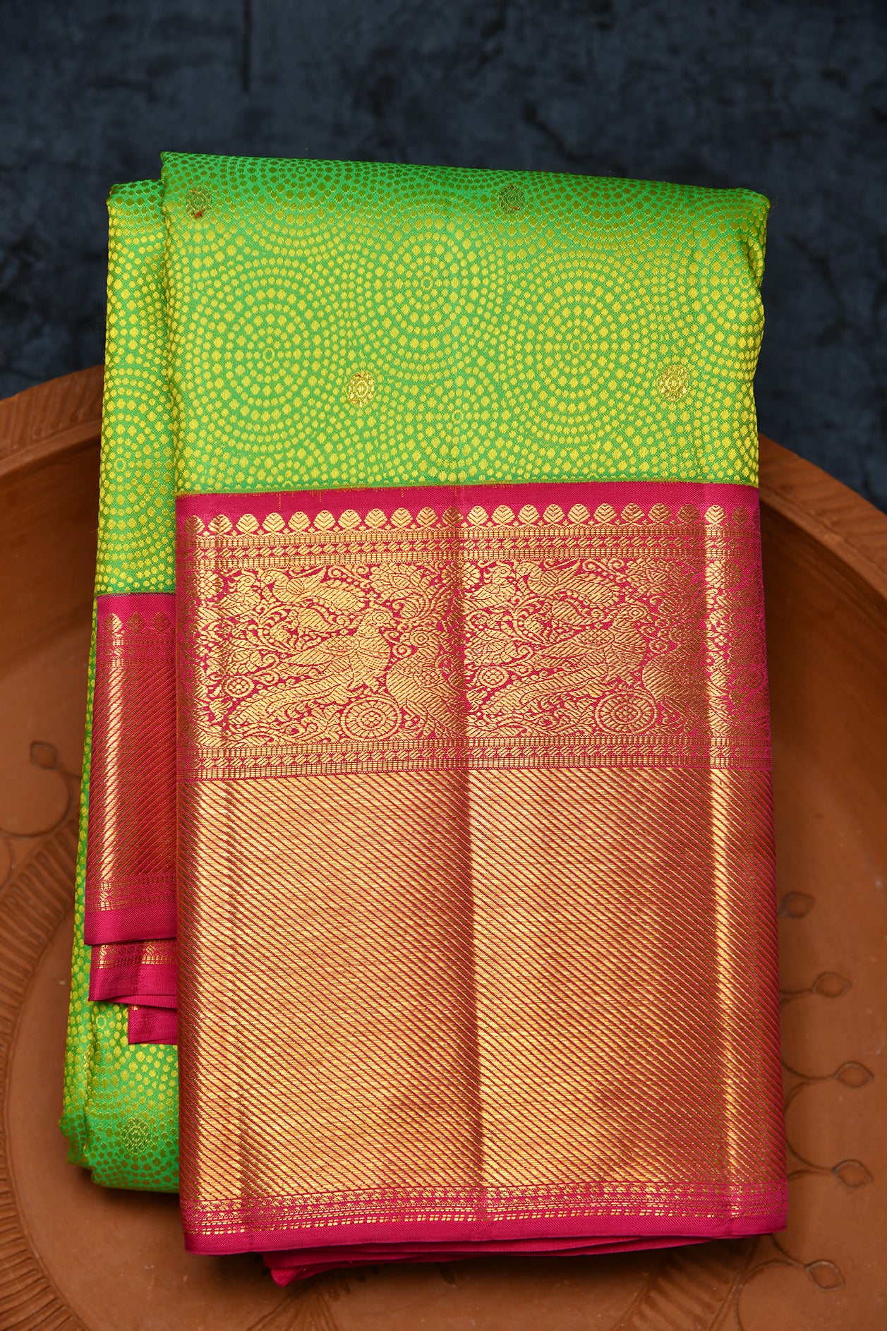  Traditional Big Border With Jacquard Zari Buttis Chartreuse Green Kanchipuram Silk Saree 