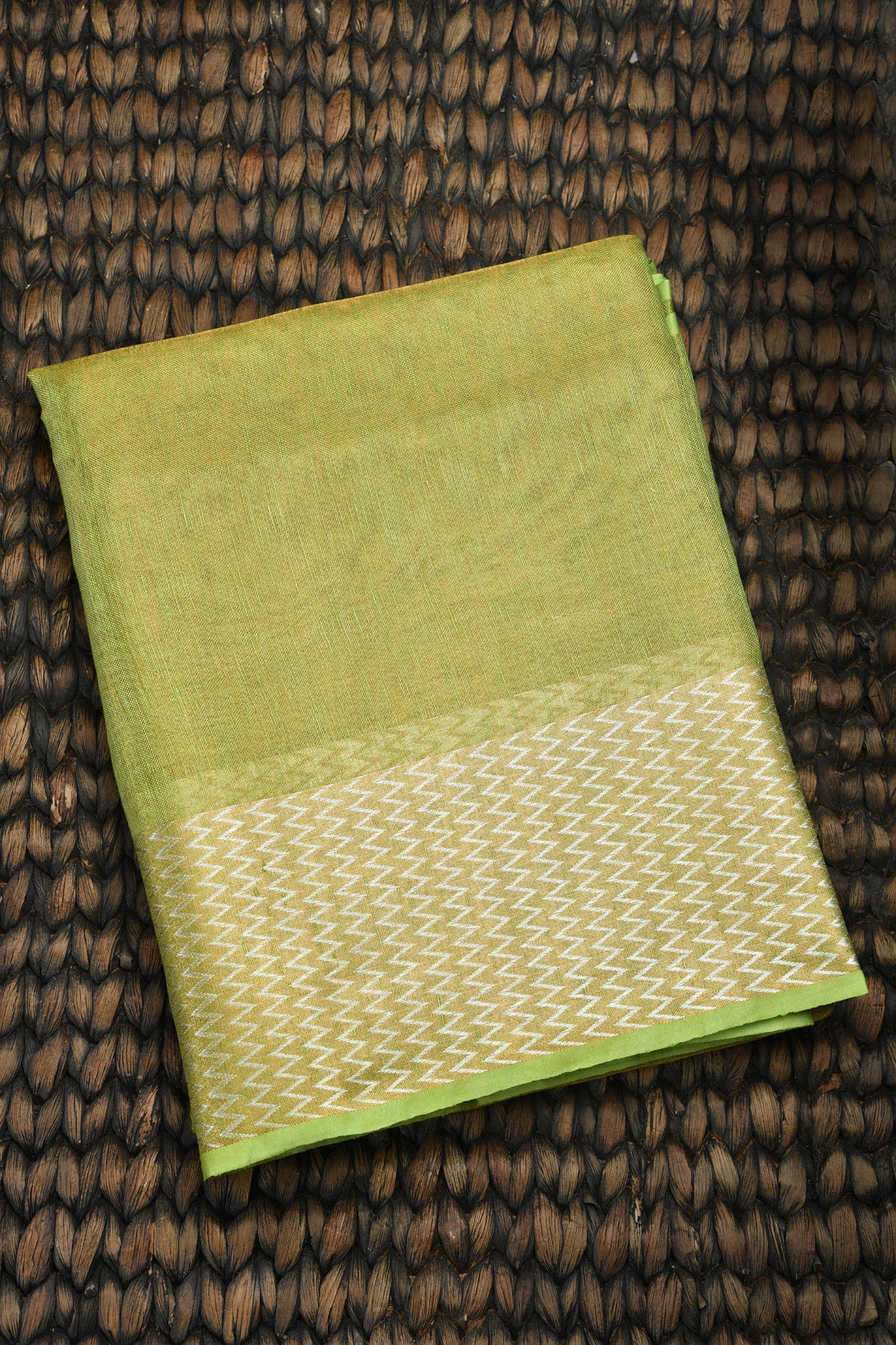  Chevron Border Green Linen Saree 