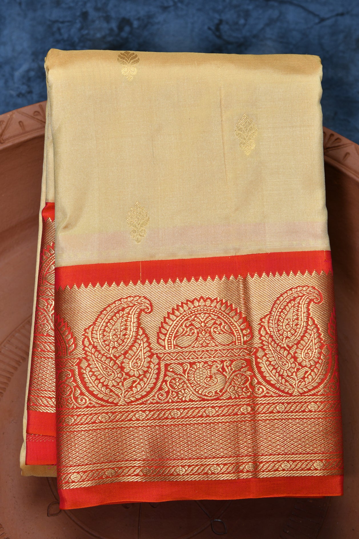  Contrast Paisley Border With Buttis Ivory Kanchipuram Silk Saree 