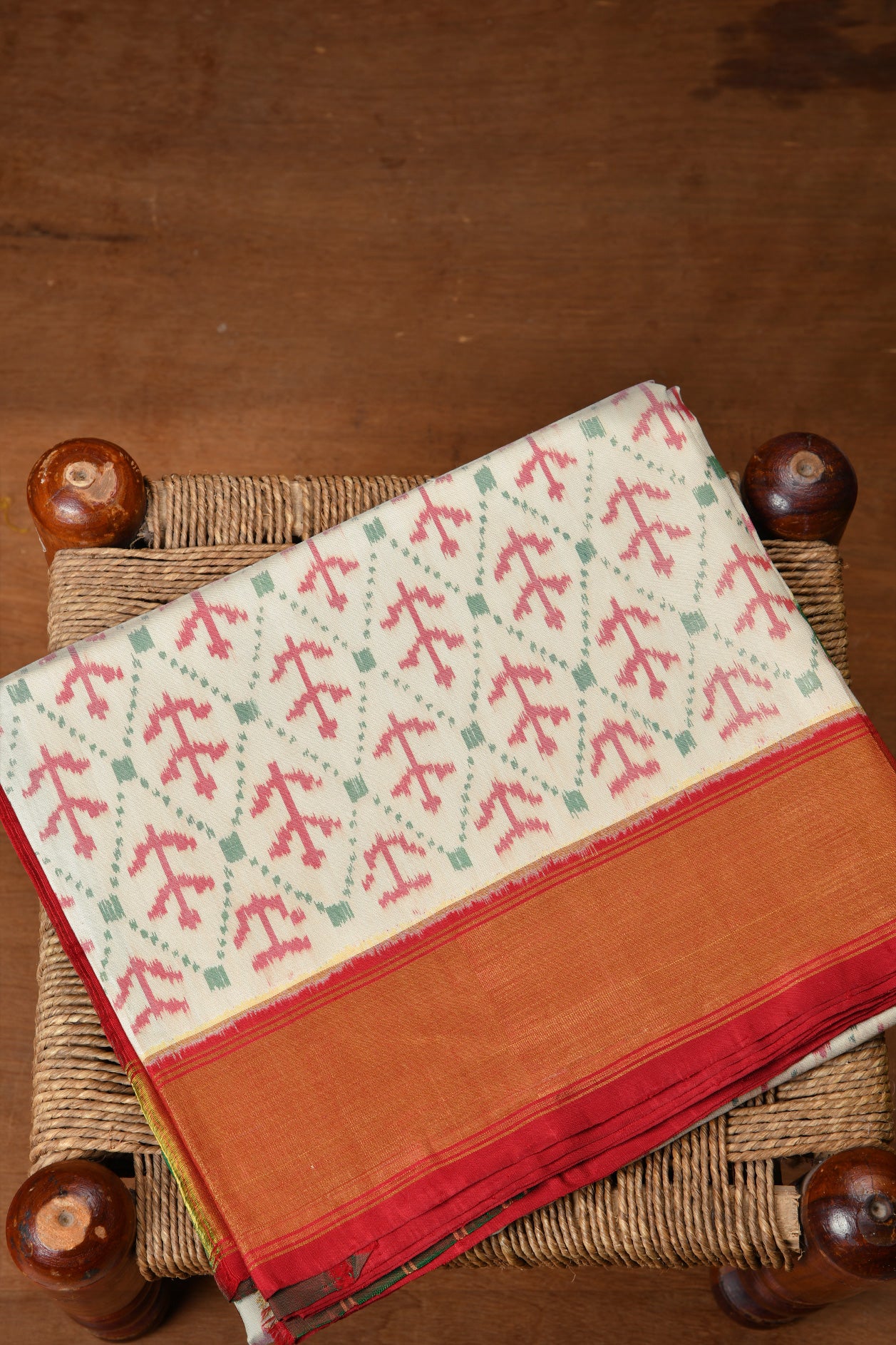  Contrast Border Ikat Design Off White Patola Silk Saree 