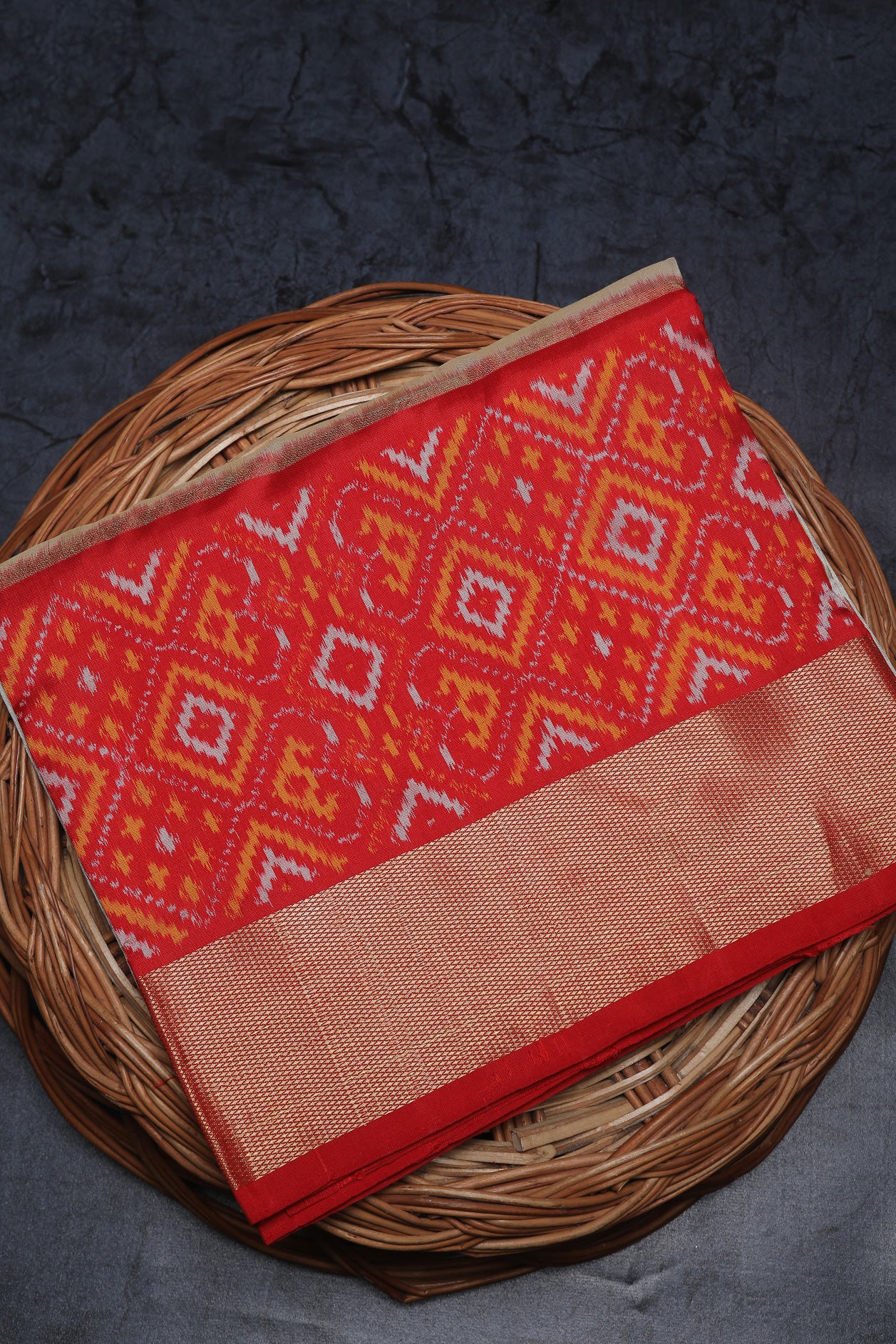  Ikat Design Red And White Pochanpally Silk Saree 