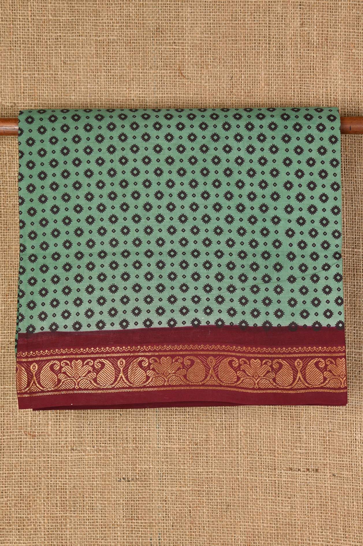  Paisley Border Green Sungudi Cotton Saree 