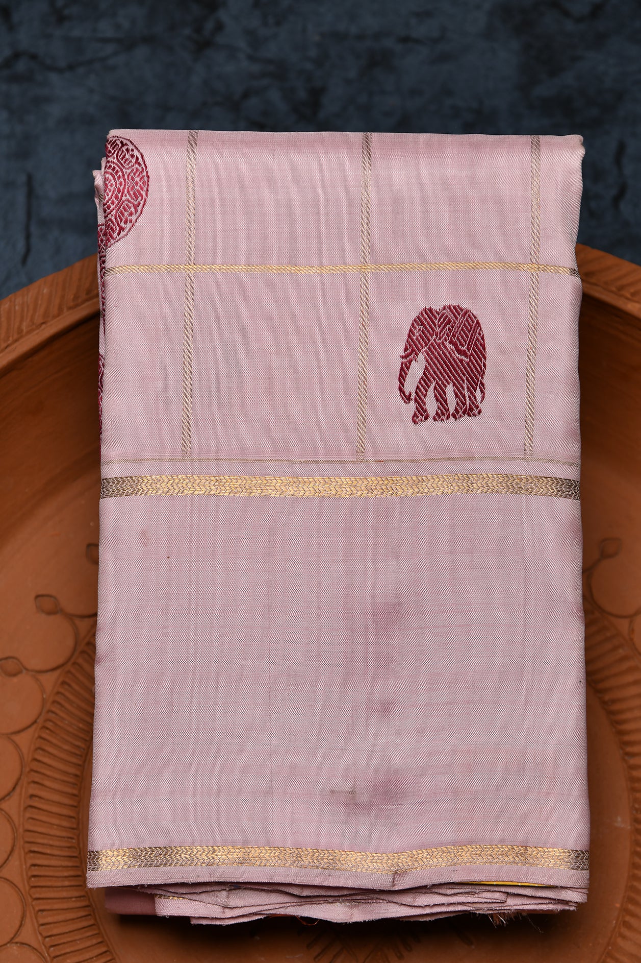  Rettai Pettu Border With Zari Checks Thread Work Elephant Motif Light Mauve Kanchipuram Silk Saree 