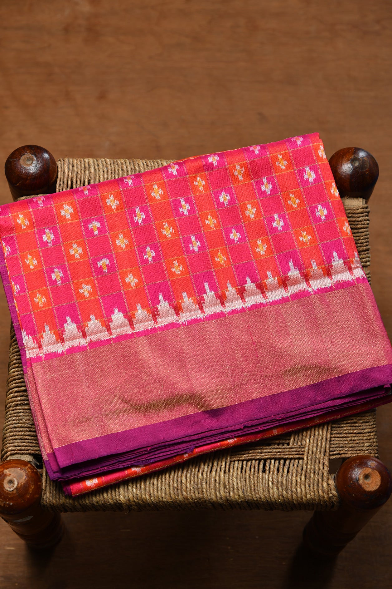  Temple Border Checked Orange And Pink Pochampally Silk Saree 