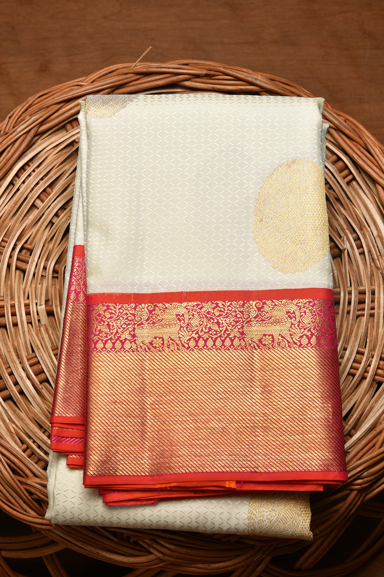  Yazhi Border Design Ivory Kanchipuram Silk Saree 