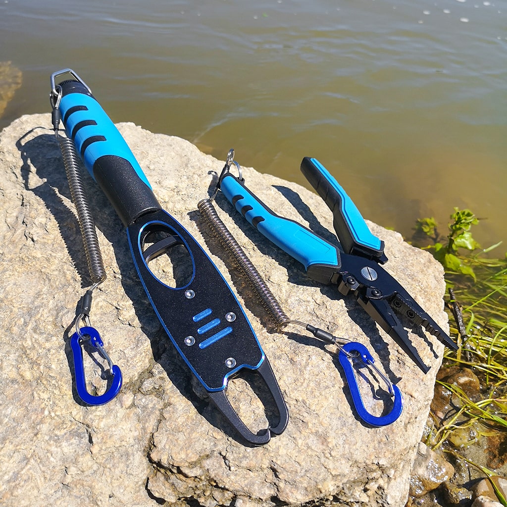 Fish Lip Gripper,Stainless Steel Fishing Lip Grabber,Corrosion Resistant  Aluminum Non-Slip Handle with Lanyard