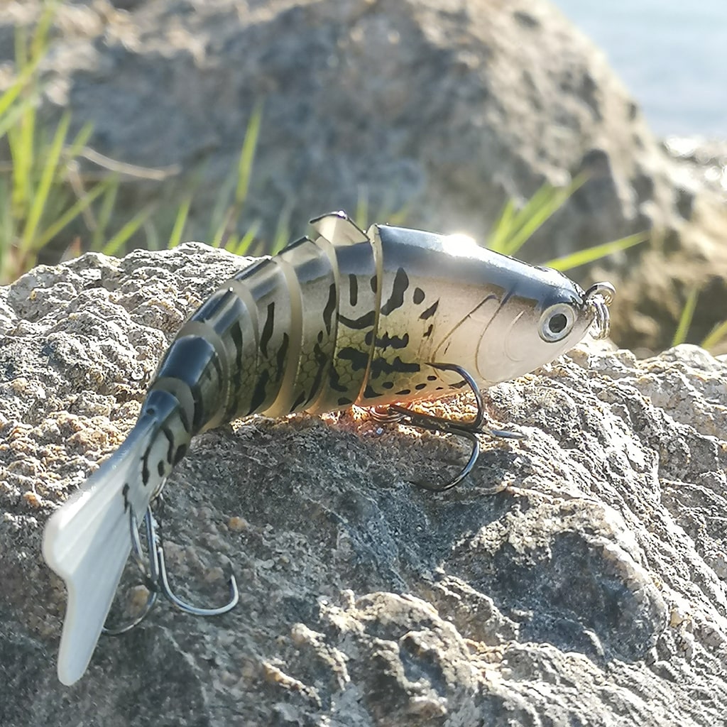 White jointed swimbait