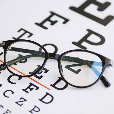 Cuál es mejor de cristal para lentes ópticos? – Arlin