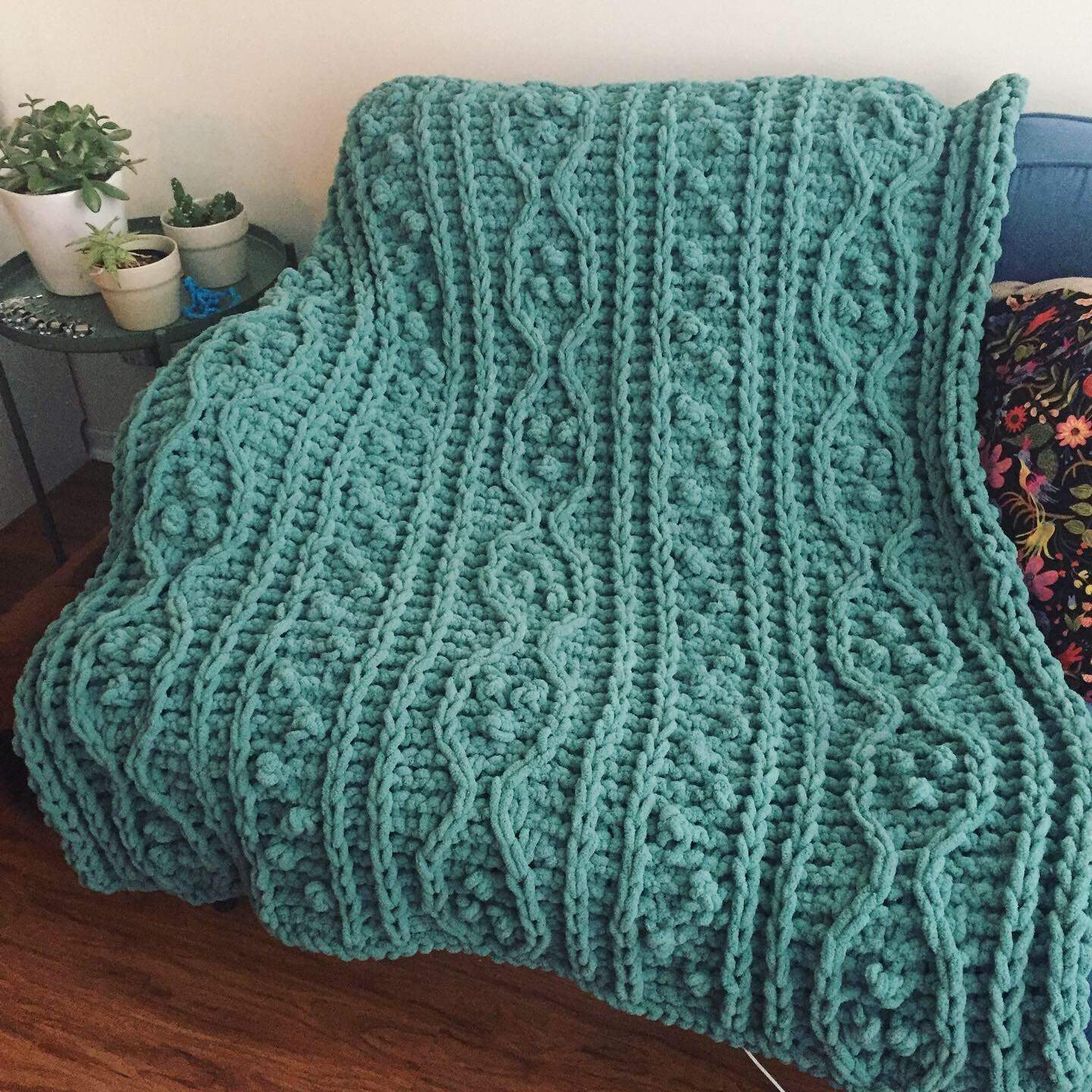 PATTERN: Cozy Pom-Pom Throw Blanket - ILoveMyBlanket