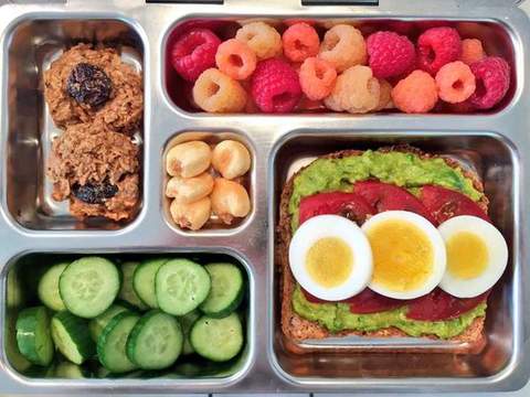 avocado toast and fruits - launch box ideas for school - bokitta blog 