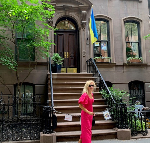 Carrie_bradshaws_stoop_new_york_city