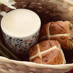 hot cross bun tea latte