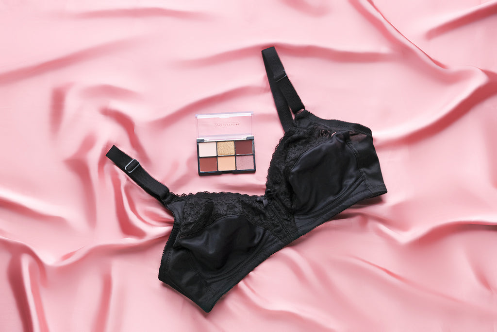 A love affair with black lingerie – Intimate Fashions