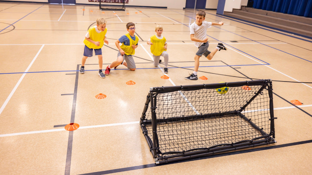 Children playing tchoukball with Infinets