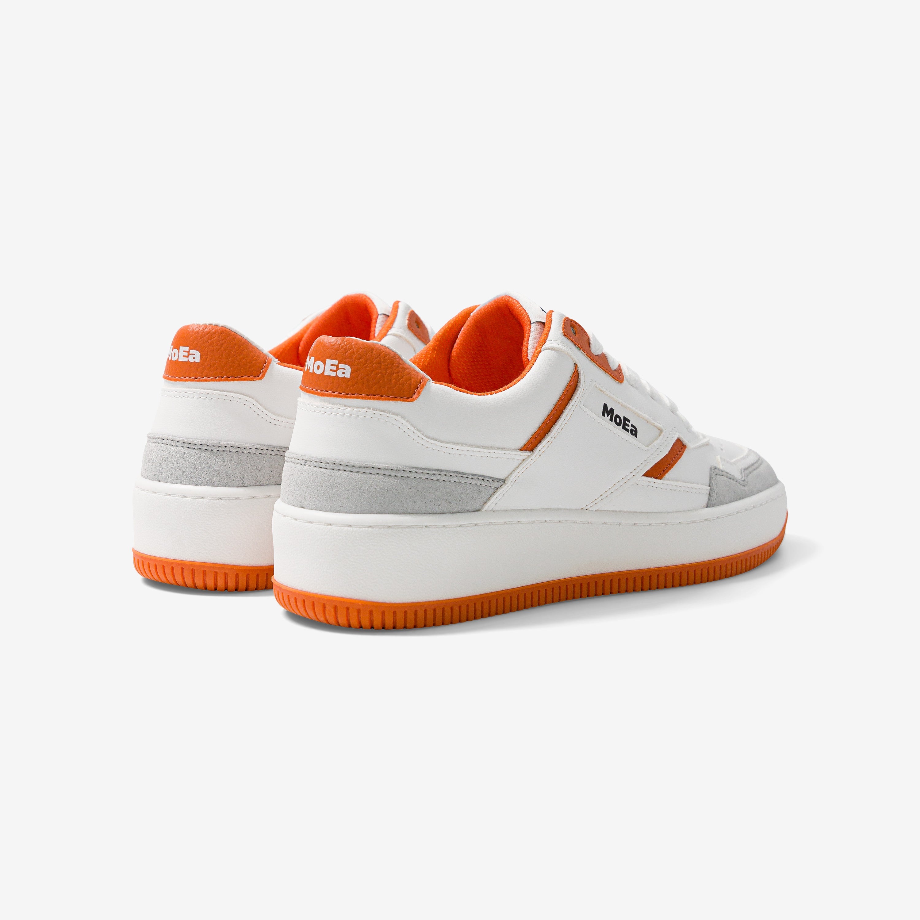 Baskets blanches en cuir de cactus et orange - GEN1