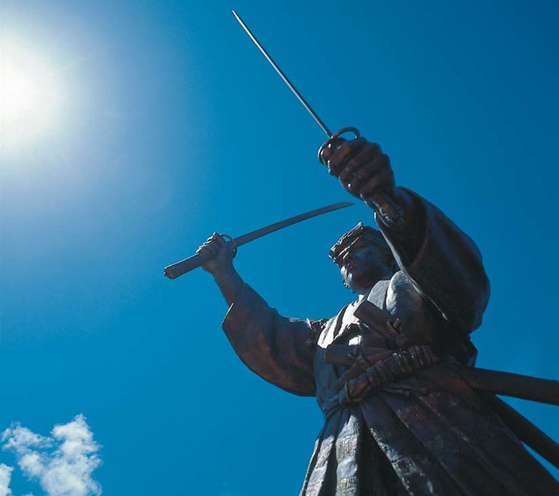 The Japanese Sword and the Japanese Idioms: Ryoto-zukai, meaning User of two swords