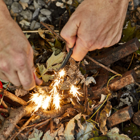 Magnesium Fire Starter with Handle Gentlemen's Hardware