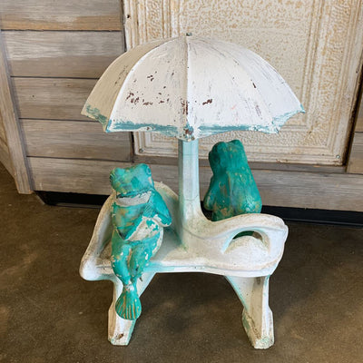 vintage outdoor frog decor 