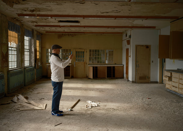 photographing the abandoned mental institution 
