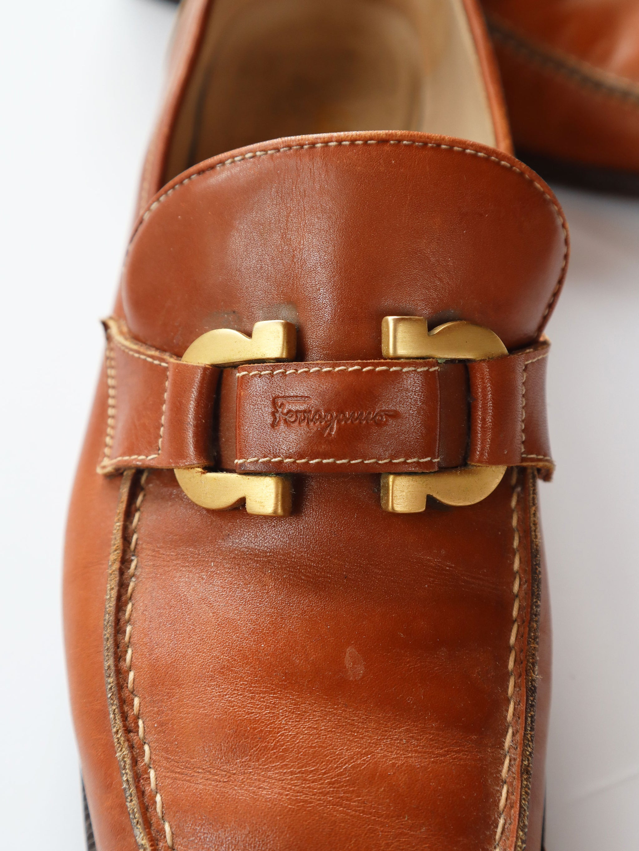 Rare Salvatore Ferragamo Horseshoe Tan Loafers (Size 7.5) - Style a