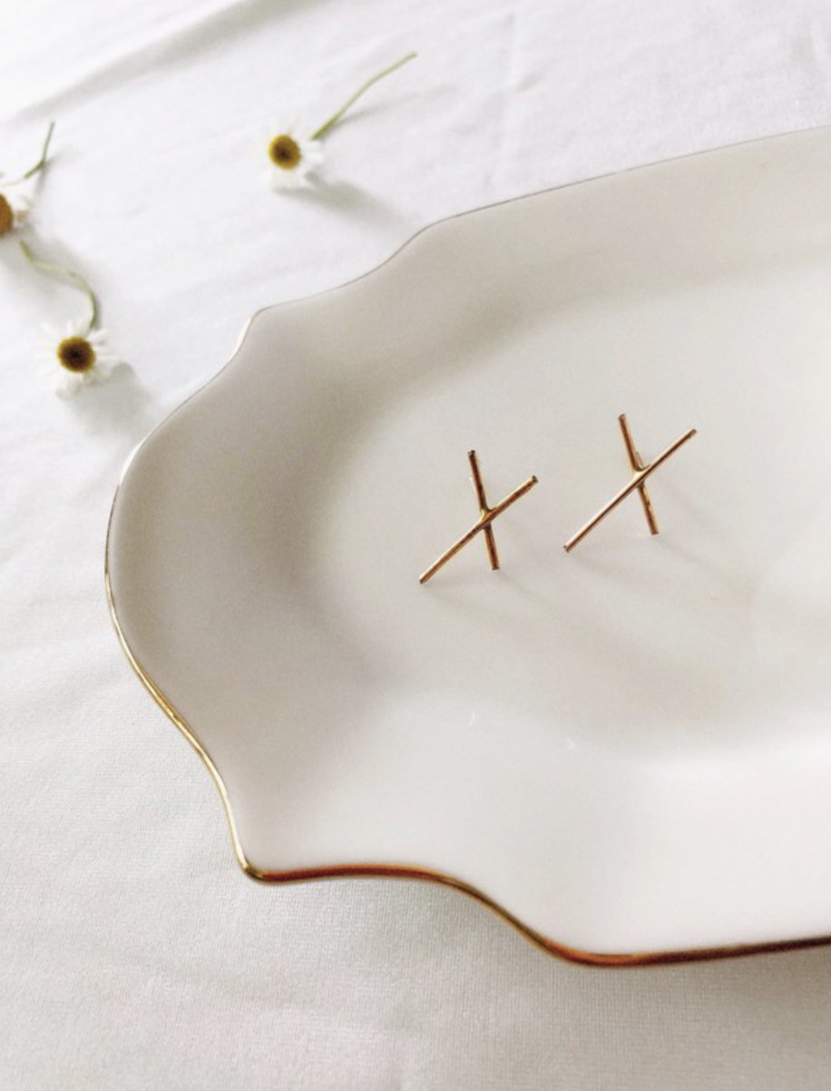 Criss Cross Stud 14k Earrings