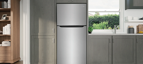 Frigidaire - 30 Inch 18 cu. ft Top Mount Refrigerator in White - FFHT1821TW