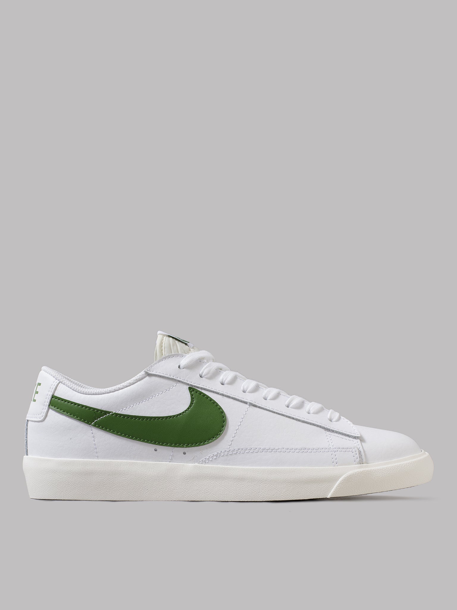 nike blazer low forest green