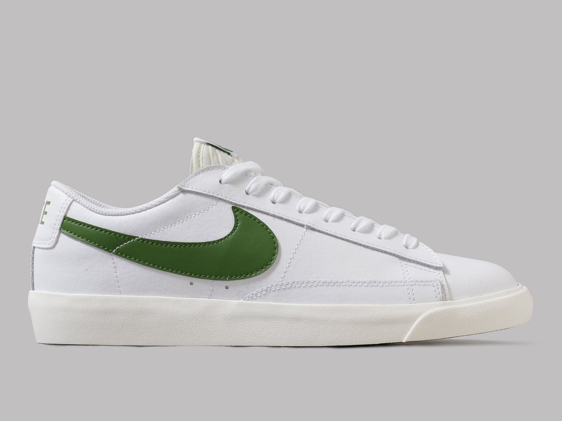 green nike blazer low