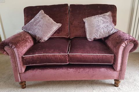 Bedford_sofa_plum_piped